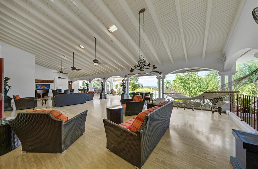 待售: $3,500,000 (7 贝兹, 7 浴室, 9686 平方英尺)