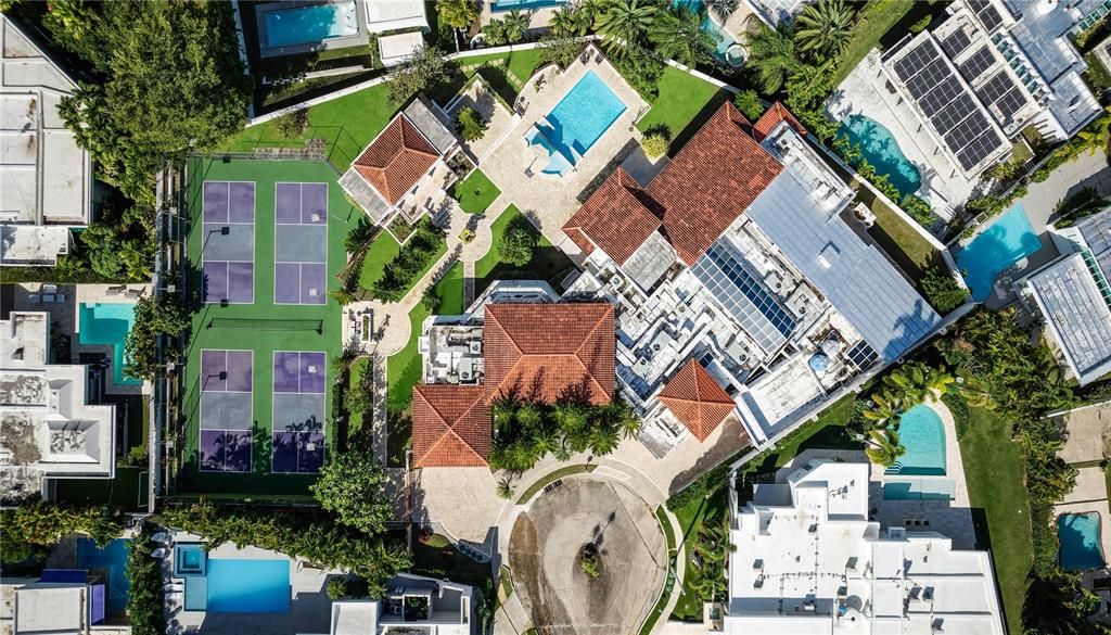 待售: $3,500,000 (7 贝兹, 7 浴室, 9686 平方英尺)