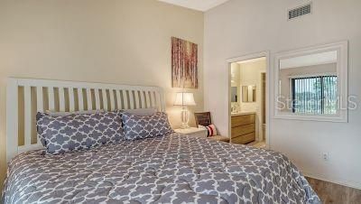 待售: $375,000 (2 贝兹, 2 浴室, 1232 平方英尺)