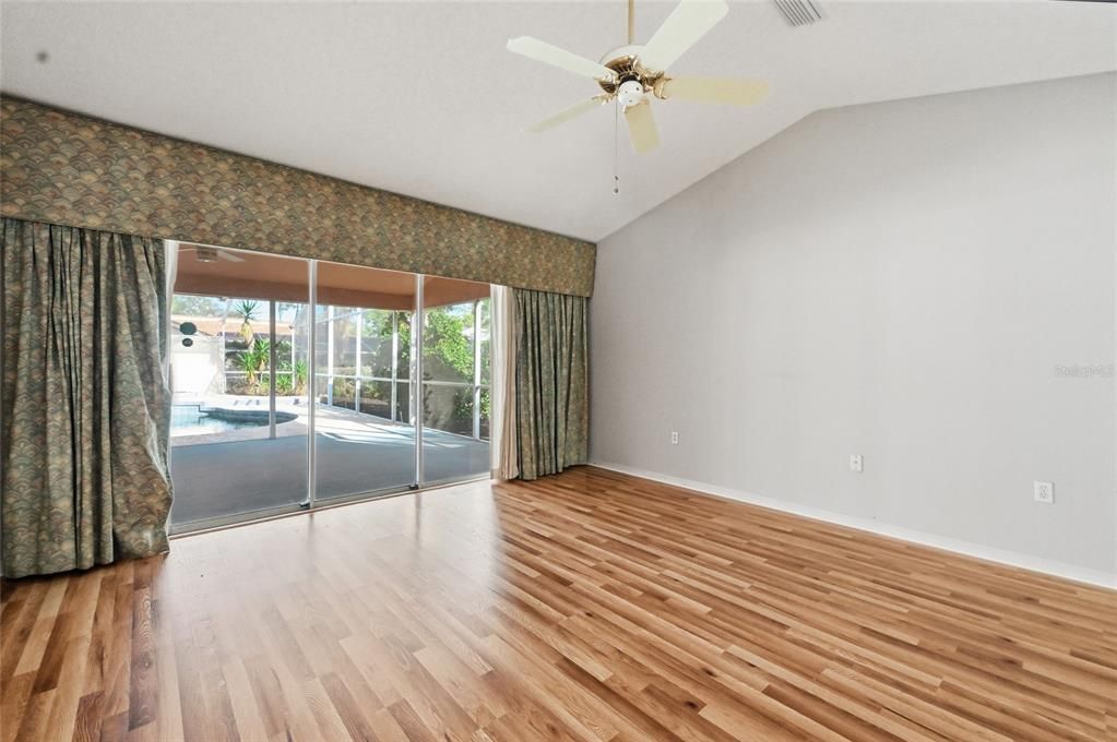 En Venta: $649,000 (3 camas, 2 baños, 2267 Pies cuadrados)