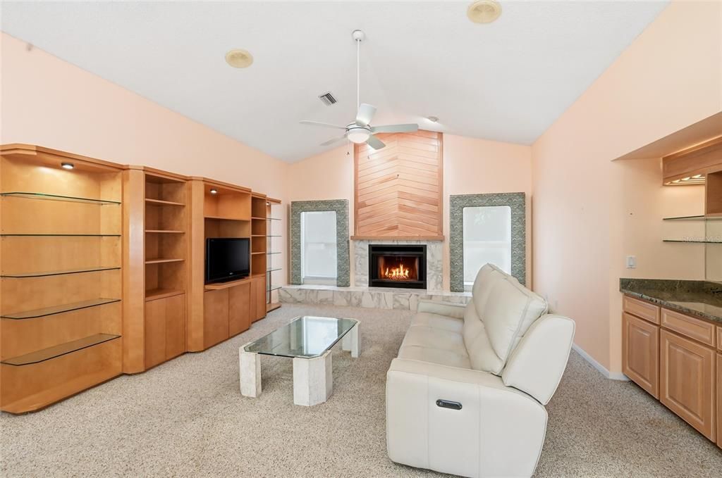 En Venta: $649,000 (3 camas, 2 baños, 2267 Pies cuadrados)