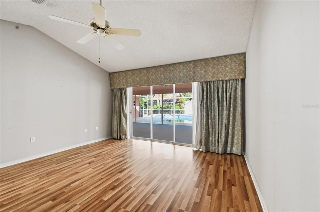 En Venta: $649,000 (3 camas, 2 baños, 2267 Pies cuadrados)