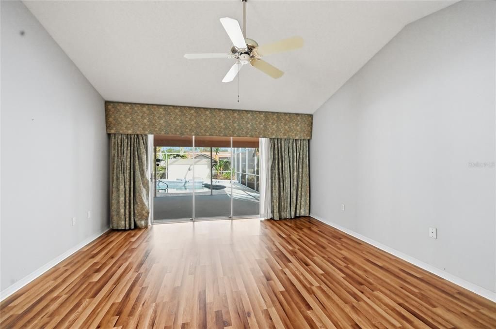 En Venta: $649,000 (3 camas, 2 baños, 2267 Pies cuadrados)