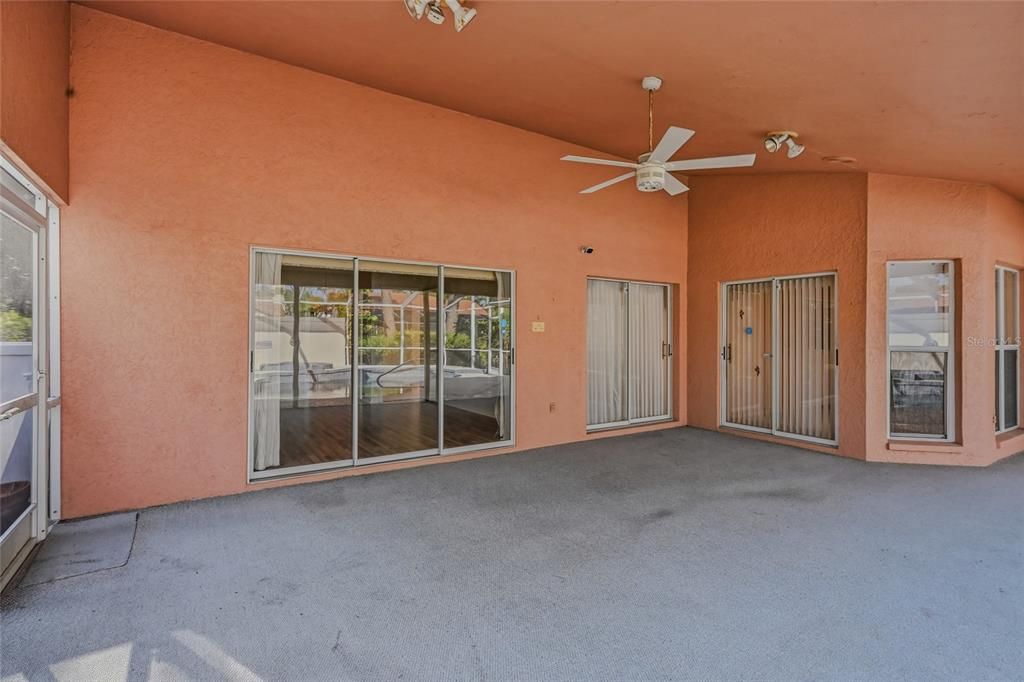 En Venta: $649,000 (3 camas, 2 baños, 2267 Pies cuadrados)