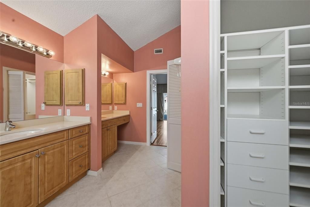 En Venta: $649,000 (3 camas, 2 baños, 2267 Pies cuadrados)