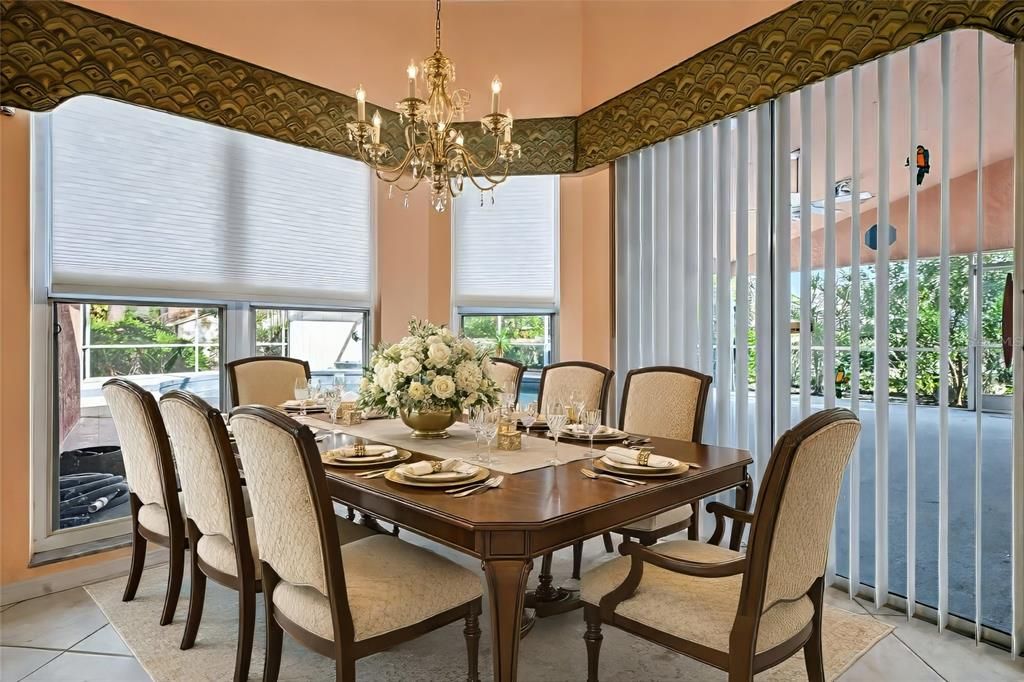 En Venta: $649,000 (3 camas, 2 baños, 2267 Pies cuadrados)