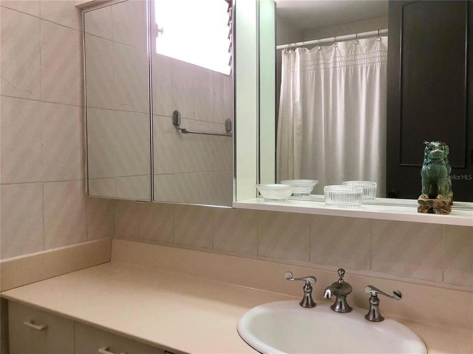 For Rent: $4,400 (2 beds, 2 baths, 1353 Square Feet)