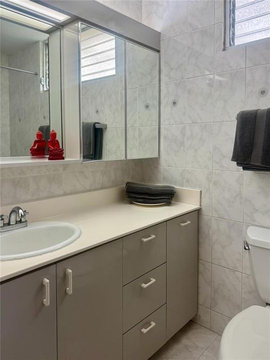 For Rent: $4,400 (2 beds, 2 baths, 1353 Square Feet)