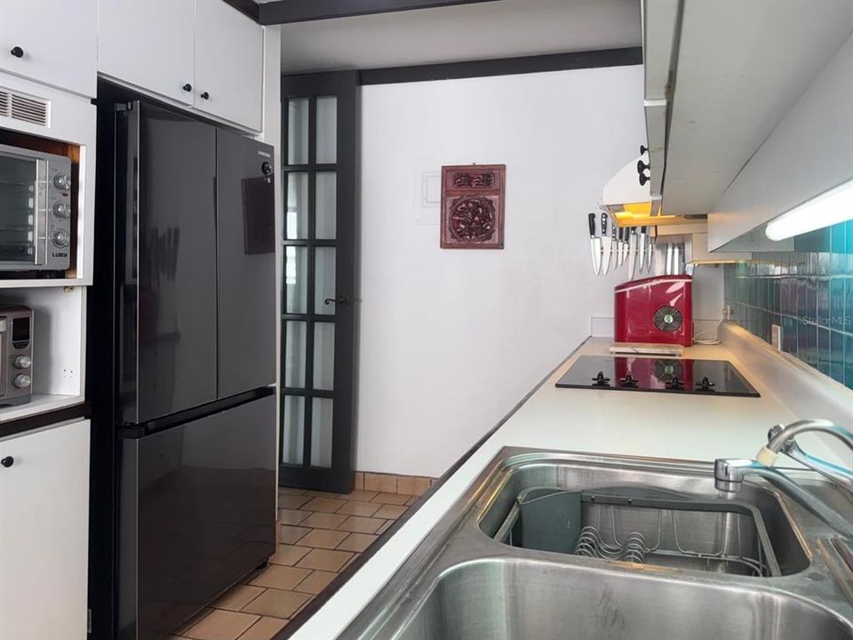 For Rent: $4,400 (2 beds, 2 baths, 1353 Square Feet)