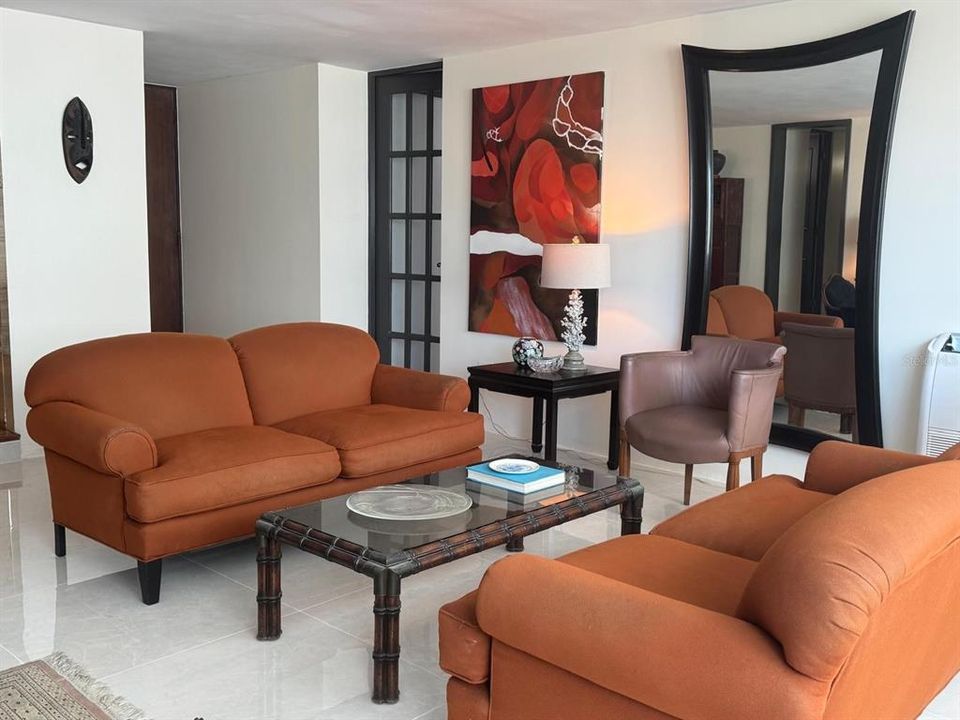 For Rent: $4,400 (2 beds, 2 baths, 1353 Square Feet)