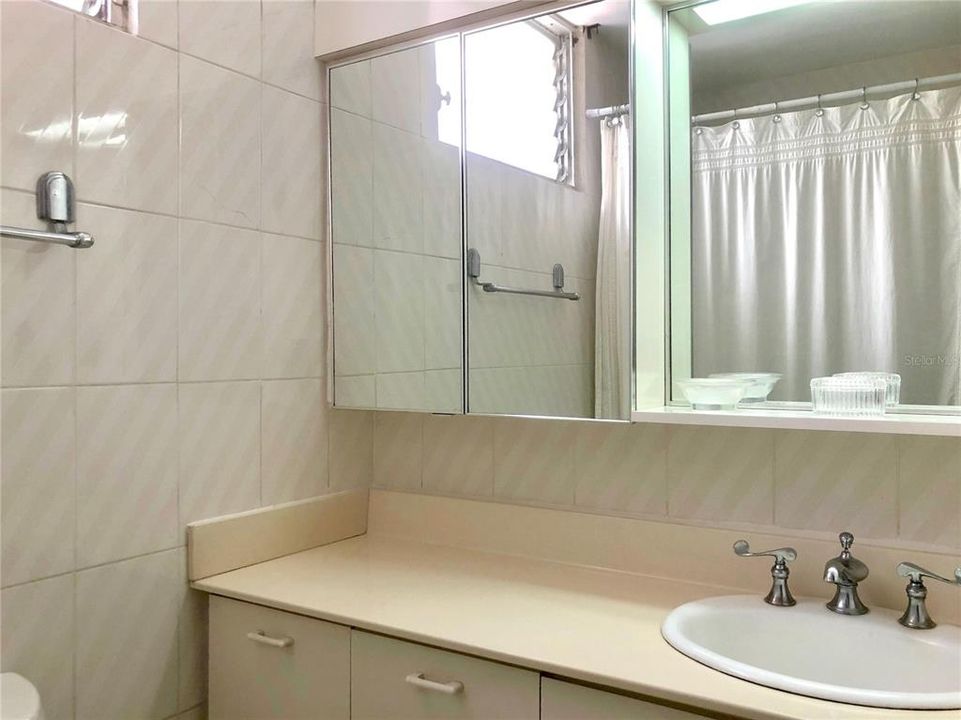 For Rent: $4,400 (2 beds, 2 baths, 1353 Square Feet)