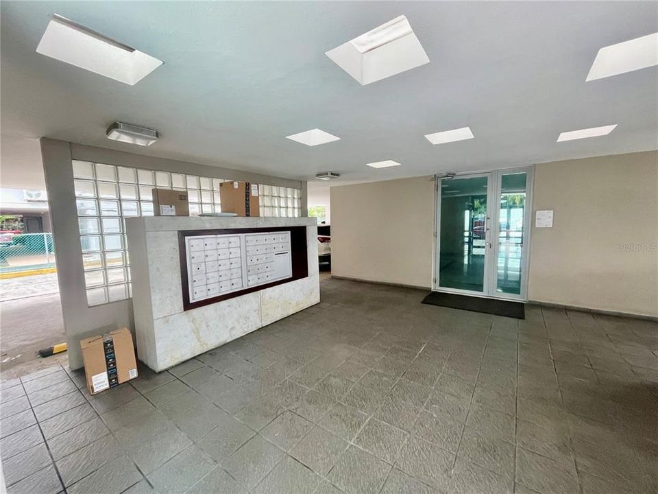 For Rent: $4,400 (2 beds, 2 baths, 1353 Square Feet)