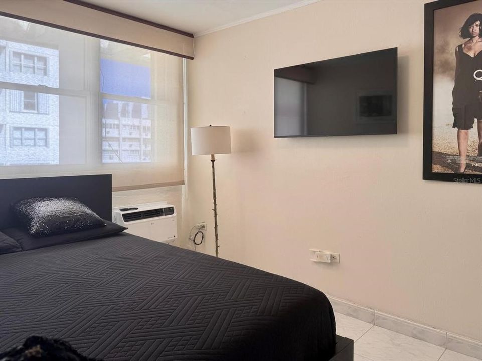 For Rent: $4,400 (2 beds, 2 baths, 1353 Square Feet)