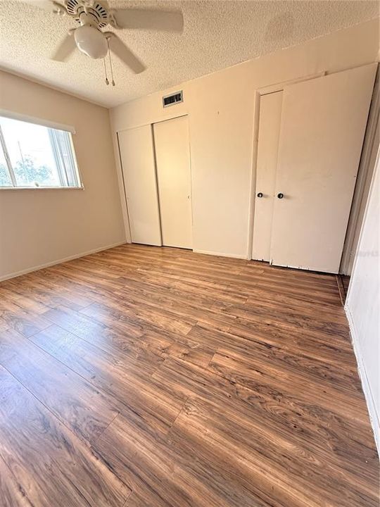 For Sale: $105,000 (2 beds, 1 baths, 885 Square Feet)