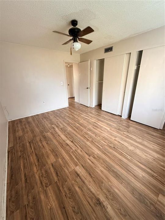 For Sale: $105,000 (2 beds, 1 baths, 885 Square Feet)
