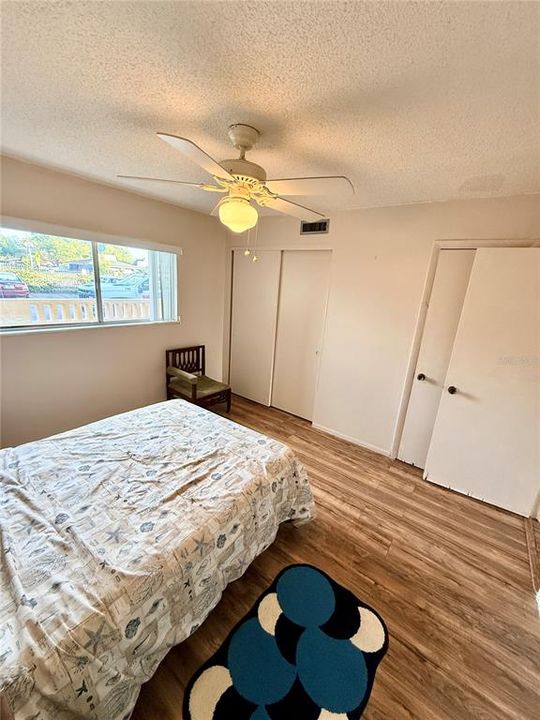 For Sale: $125,000 (2 beds, 1 baths, 885 Square Feet)
