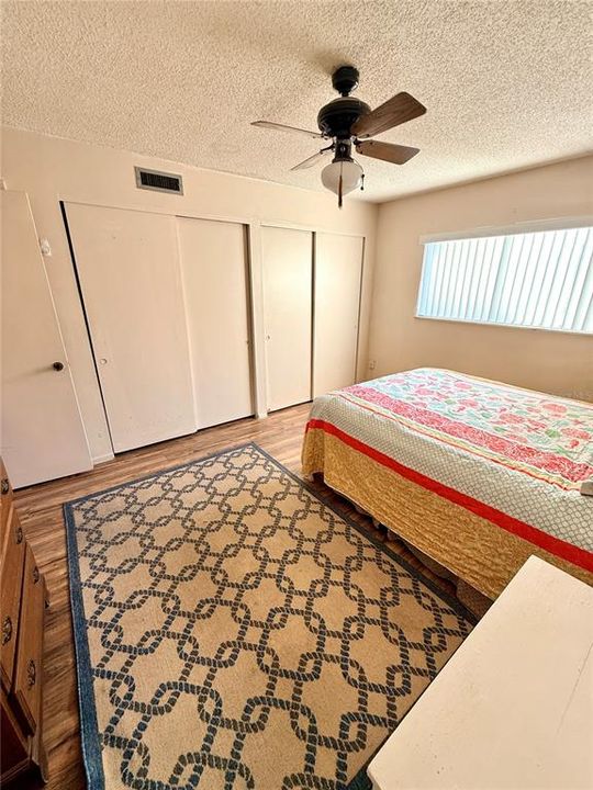 For Sale: $125,000 (2 beds, 1 baths, 885 Square Feet)