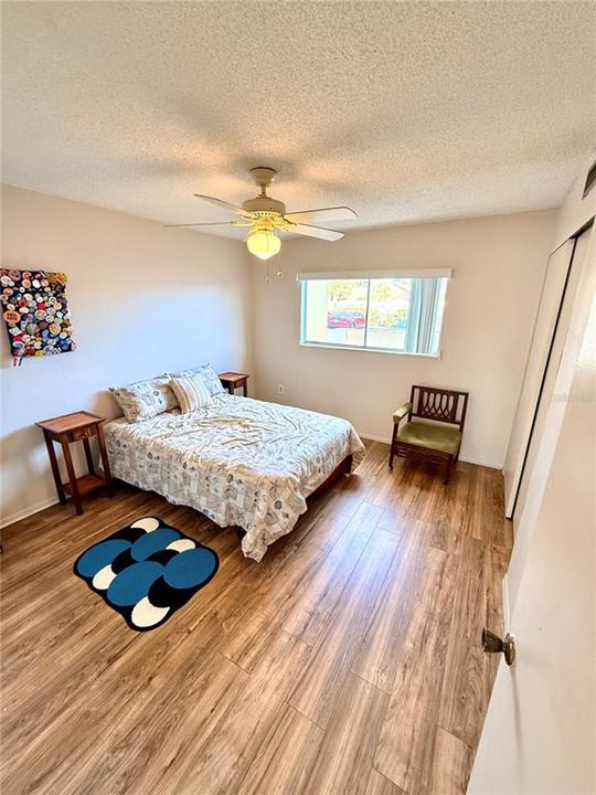 For Sale: $125,000 (2 beds, 1 baths, 885 Square Feet)