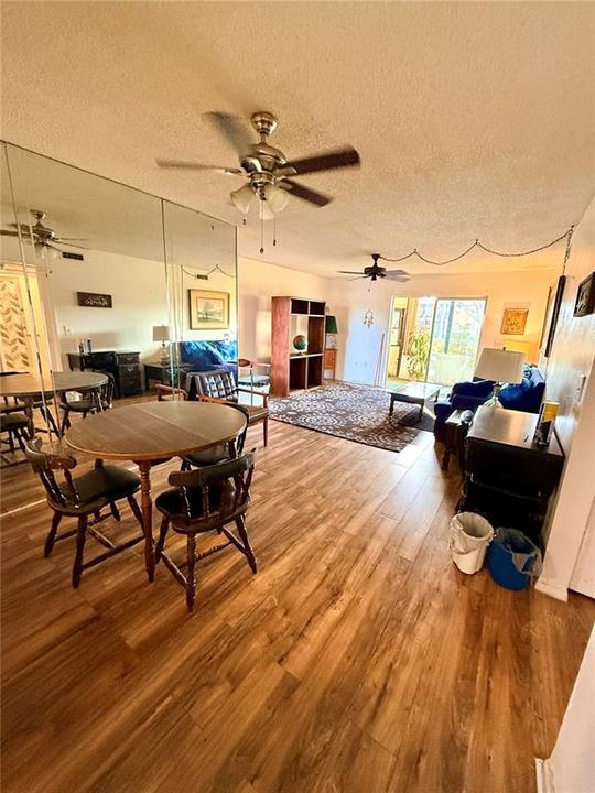 For Sale: $125,000 (2 beds, 1 baths, 885 Square Feet)