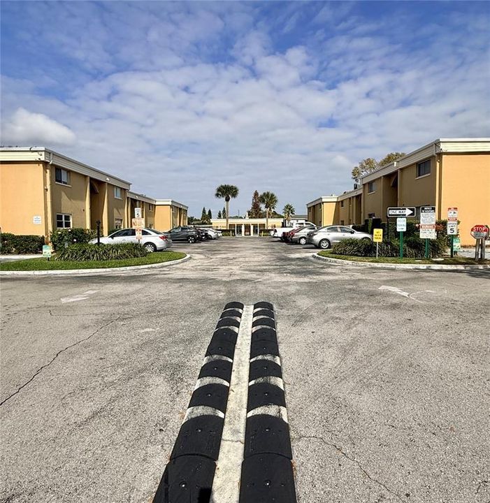 For Sale: $125,000 (2 beds, 1 baths, 885 Square Feet)