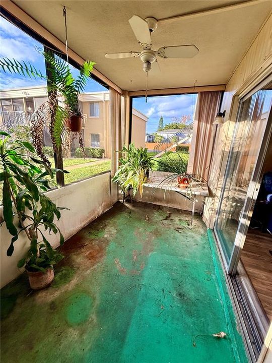 For Sale: $125,000 (2 beds, 1 baths, 885 Square Feet)