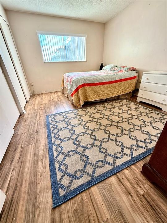 For Sale: $125,000 (2 beds, 1 baths, 885 Square Feet)