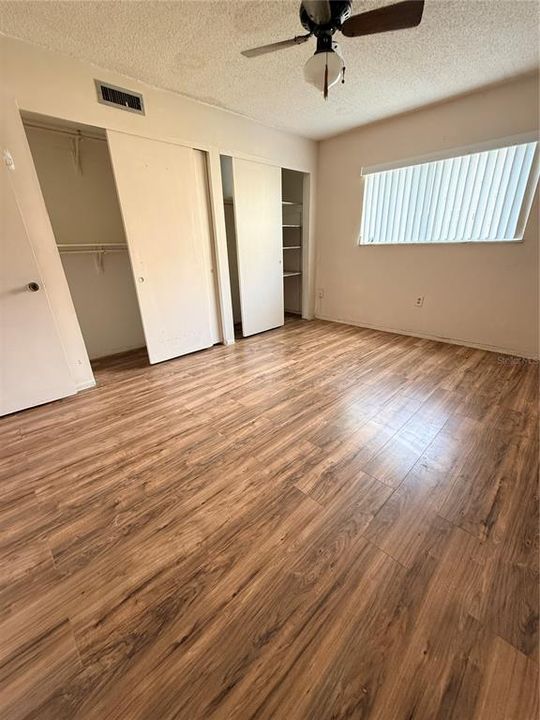 For Sale: $105,000 (2 beds, 1 baths, 885 Square Feet)