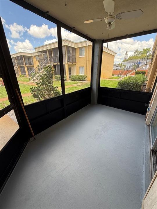 For Sale: $105,000 (2 beds, 1 baths, 885 Square Feet)