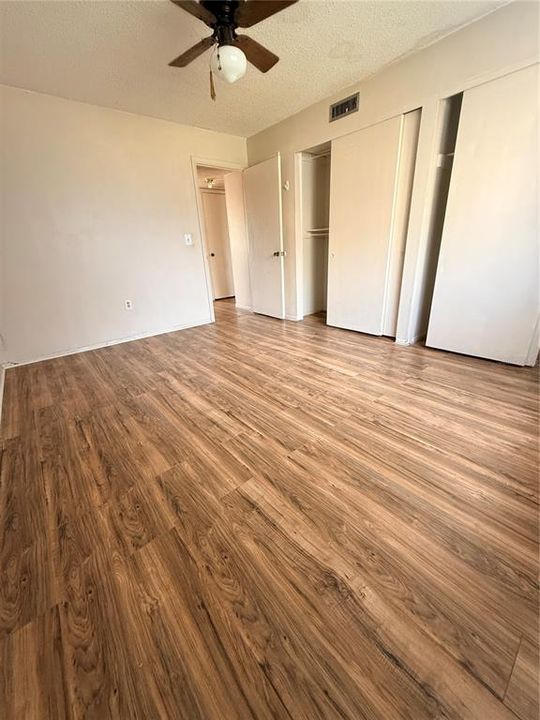 For Sale: $105,000 (2 beds, 1 baths, 885 Square Feet)