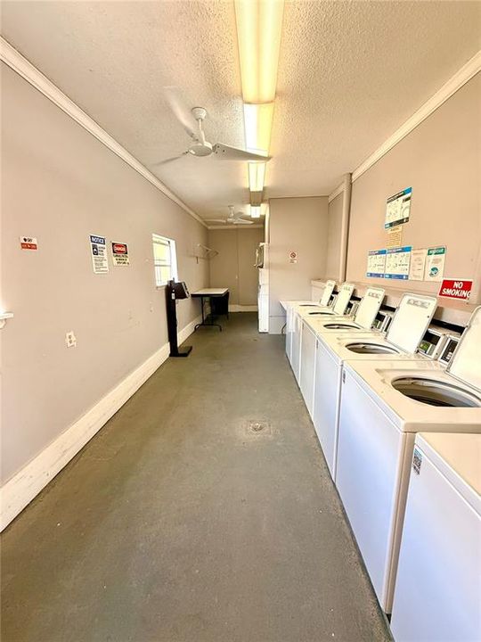 For Sale: $125,000 (2 beds, 1 baths, 885 Square Feet)