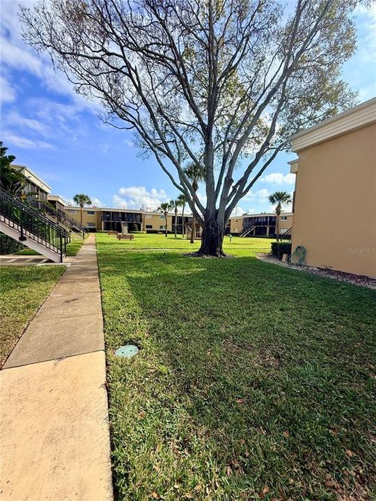 For Sale: $125,000 (2 beds, 1 baths, 885 Square Feet)