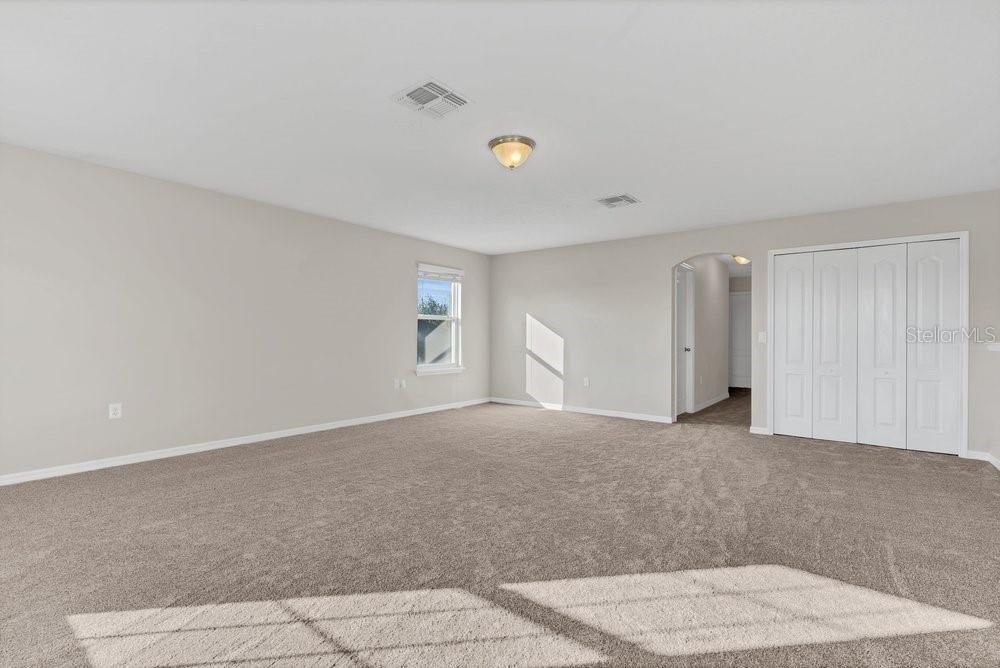 For Sale: $335,000 (4 beds, 2 baths, 2900 Square Feet)