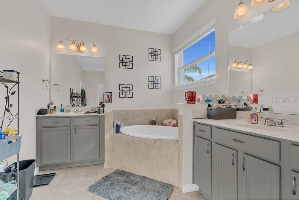 For Sale: $335,000 (4 beds, 2 baths, 2900 Square Feet)