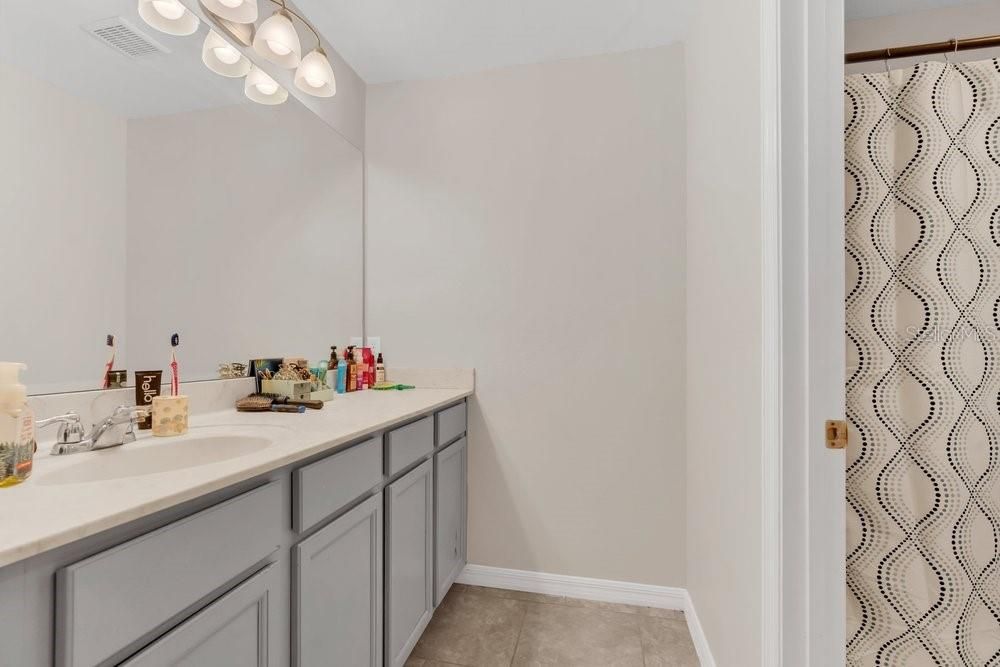 For Sale: $335,000 (4 beds, 2 baths, 2900 Square Feet)