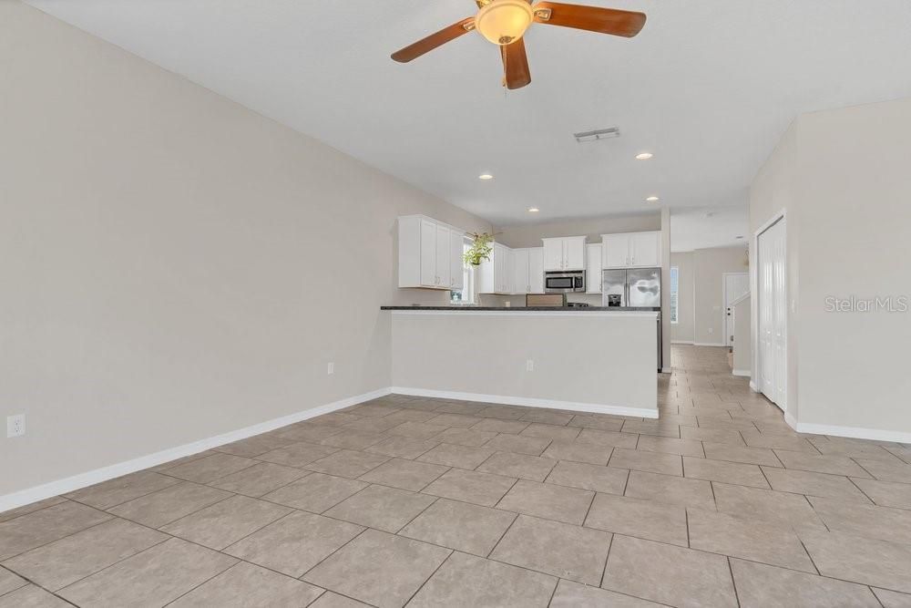 For Sale: $335,000 (4 beds, 2 baths, 2900 Square Feet)