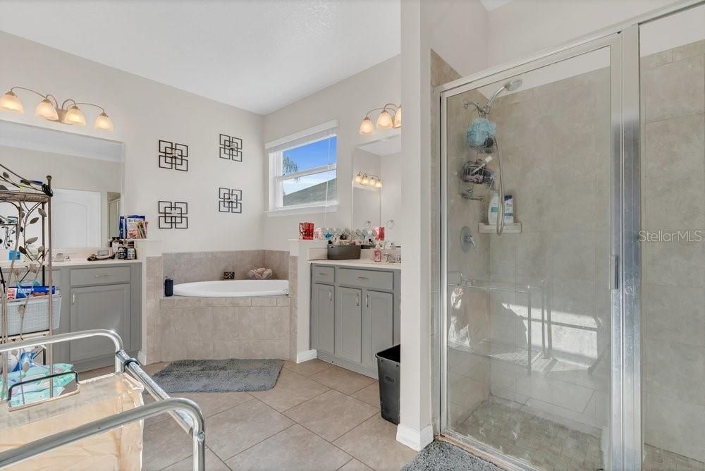 For Sale: $335,000 (4 beds, 2 baths, 2900 Square Feet)