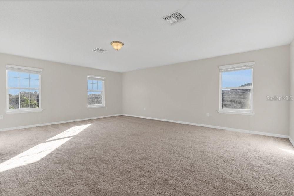 For Sale: $335,000 (4 beds, 2 baths, 2900 Square Feet)