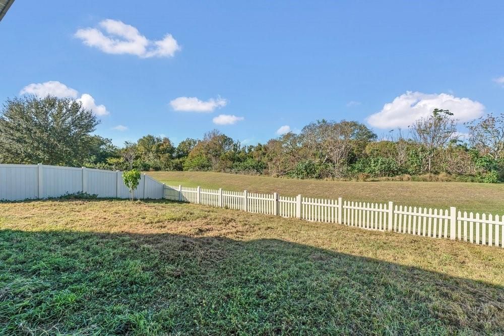 For Sale: $335,000 (4 beds, 2 baths, 2900 Square Feet)