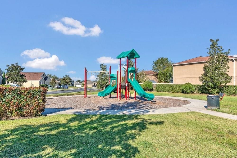 For Sale: $335,000 (4 beds, 2 baths, 2900 Square Feet)