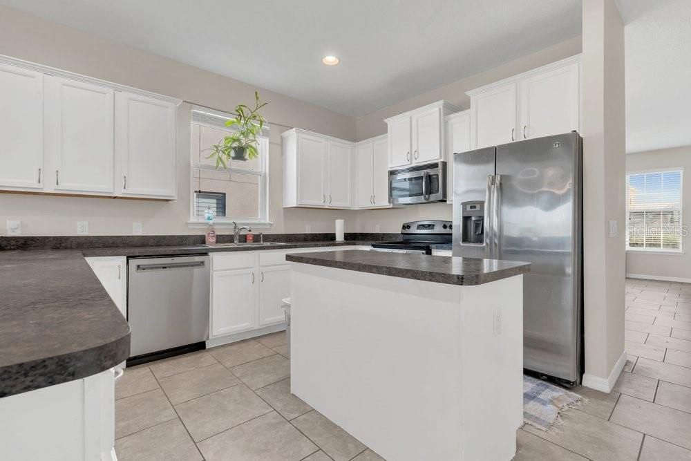 For Sale: $335,000 (4 beds, 2 baths, 2900 Square Feet)