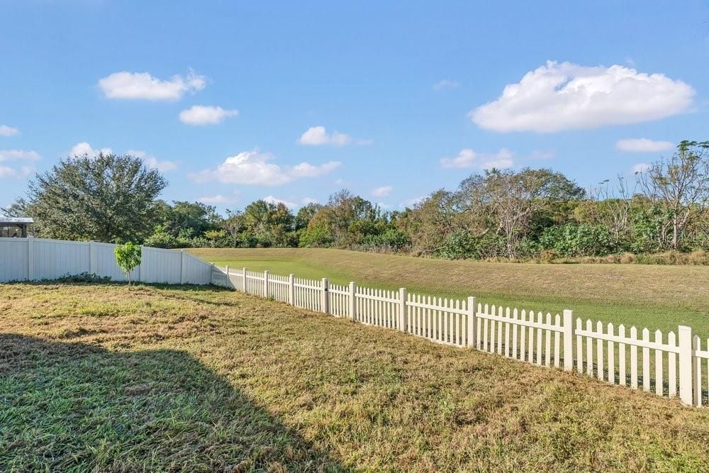 For Sale: $335,000 (4 beds, 2 baths, 2900 Square Feet)