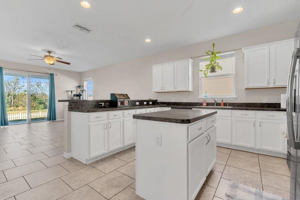 For Sale: $335,000 (4 beds, 2 baths, 2900 Square Feet)