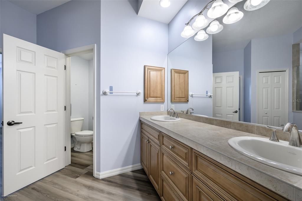 出租: $1,900 (3 贝兹, 2 浴室, 1898 平方英尺)