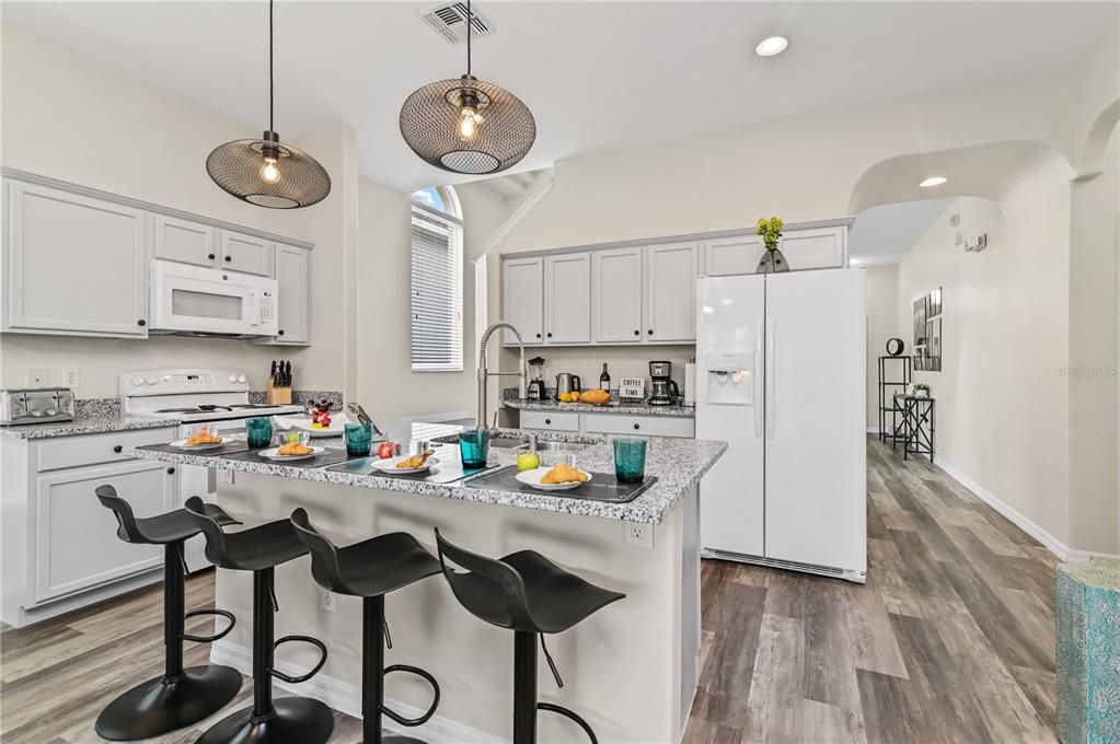 For Sale: $529,000 (6 beds, 4 baths, 2934 Square Feet)