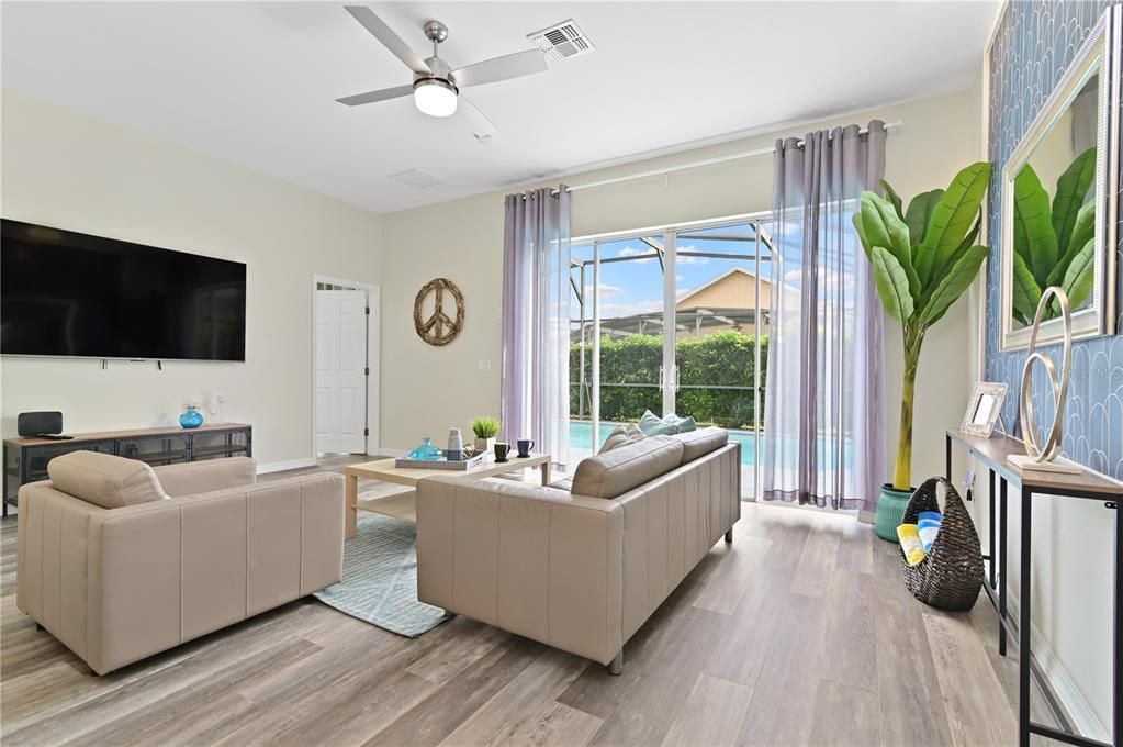 For Sale: $529,000 (6 beds, 4 baths, 2934 Square Feet)