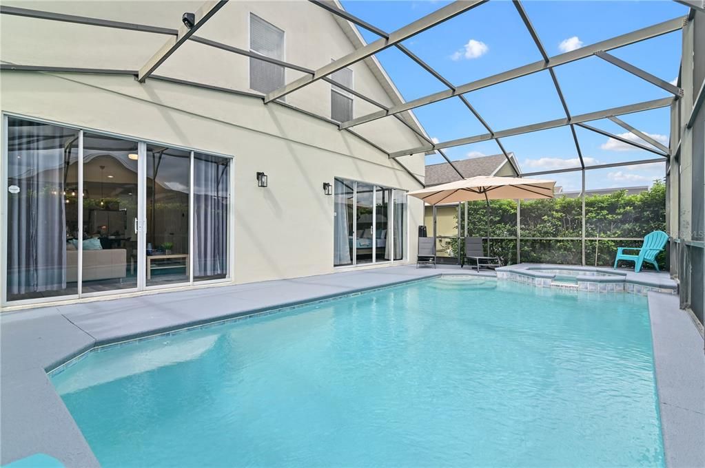 For Sale: $529,000 (6 beds, 4 baths, 2934 Square Feet)