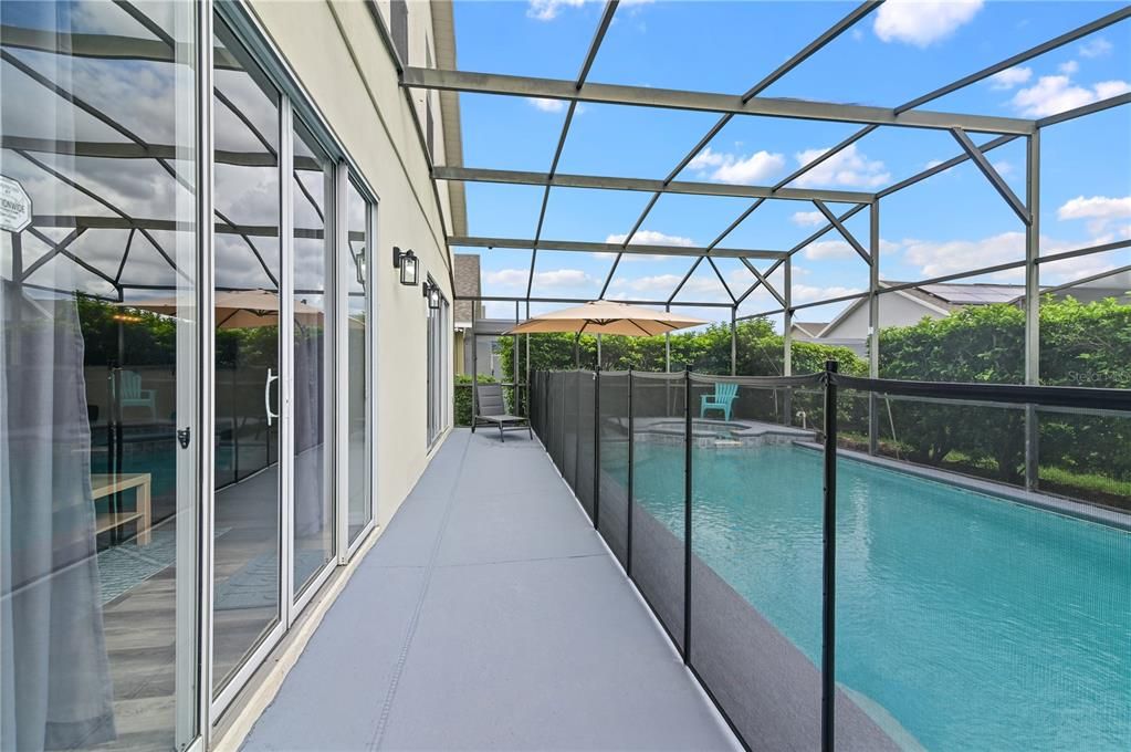 For Sale: $529,000 (6 beds, 4 baths, 2934 Square Feet)