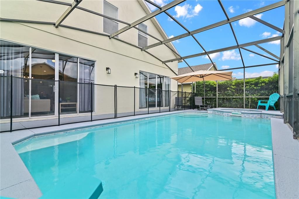 For Sale: $529,000 (6 beds, 4 baths, 2934 Square Feet)