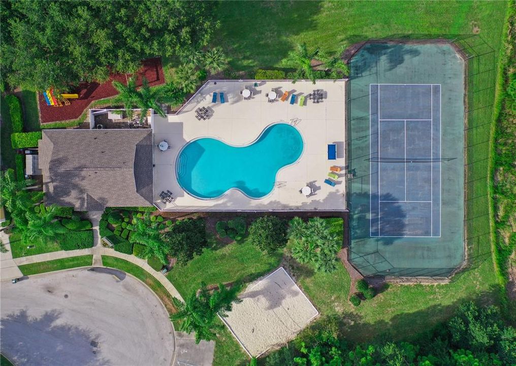 For Sale: $529,000 (6 beds, 4 baths, 2934 Square Feet)