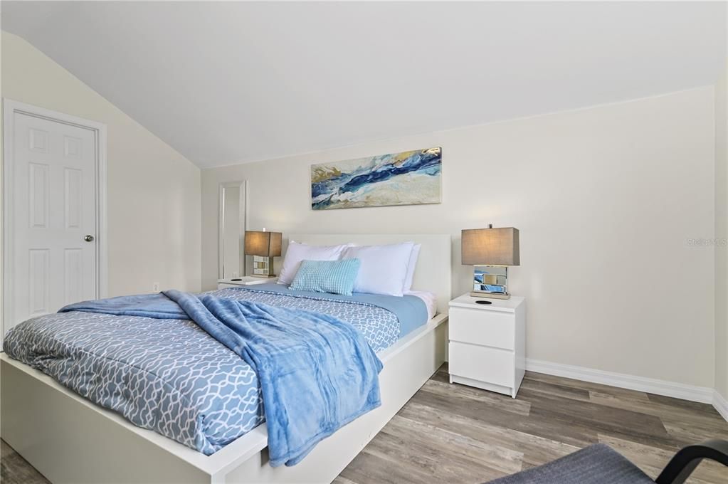 For Sale: $529,000 (6 beds, 4 baths, 2934 Square Feet)